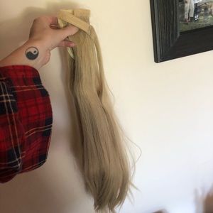 New 22’ ponytail hair extension golden blonde